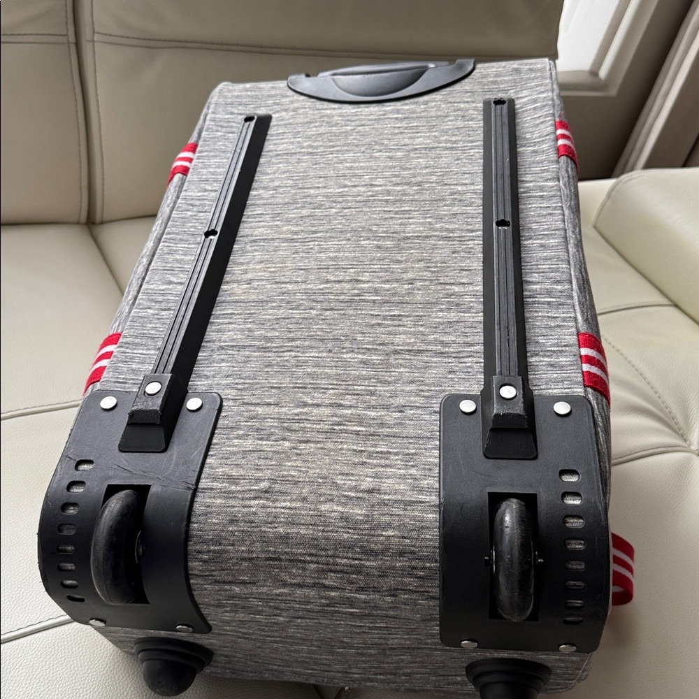 PINK Victoria's Secret Gray Duffel Rolling Bag - Picture 13 of 17